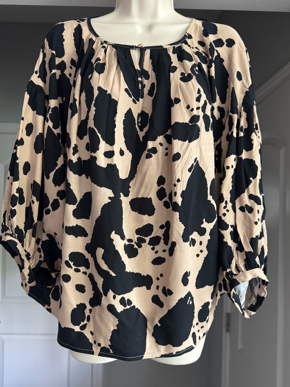 Anthropology Corey Lynn Calter Beige & Black Animal Print Peasant Blouse S Rayon